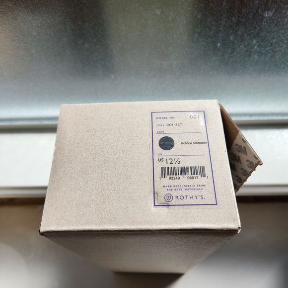 NIB Rothy's Golden Shimmer - Picture 2 of 7